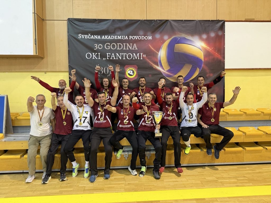 Read more about the article U sportskoj dvorani Ramiz Salčin održan je 25. Međunarodni turnir u sjedećoj odbojci “Sarajevo Open 2026”, a titulu pobjednika osvojila je ekipa OKI Fantomi!