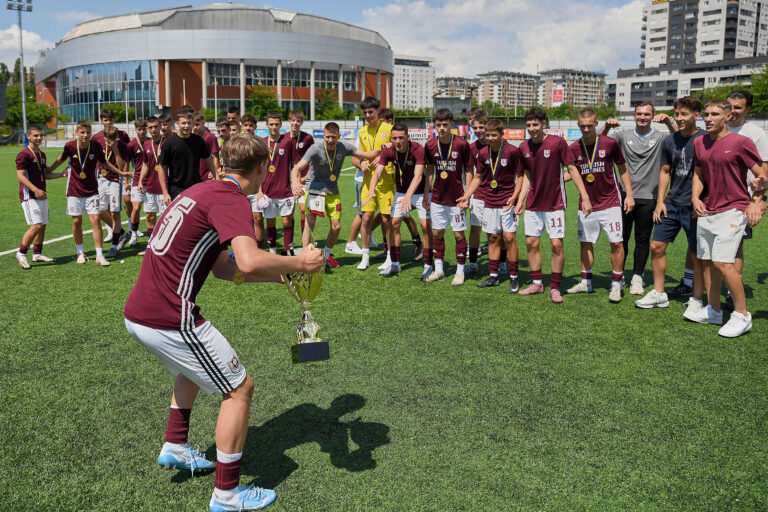 Read more about the article Sarajevo osvojilo jubilarni peti trofej na turniru „Igraj fudbal, živi život“